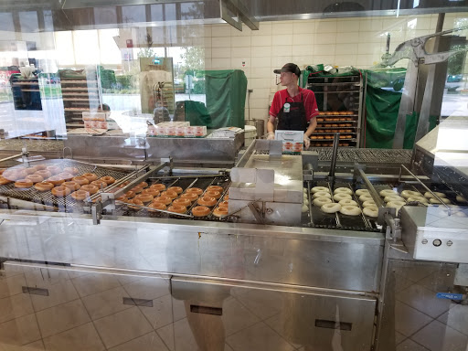 Bakery «Krispy Kreme Doughnuts», reviews and photos, 201 N Veterans Pkwy, Bloomington, IL 61704, USA