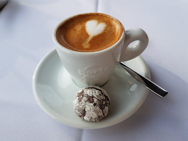 Comentarii opinii despre Búsuló Juhász