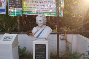 Bust of Indira Gandhi image
