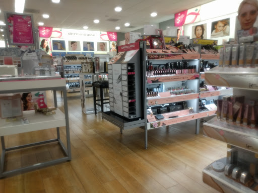 Hair Salon «Ulta Beauty», reviews and photos, 2431 W Schaumburg Rd, Schaumburg, IL 60194, USA