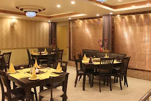Qzine Restaurant image