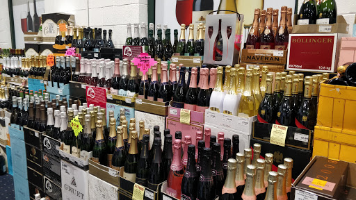 Liquor Store «Smyrna World Of Beverages», reviews and photos, 4474 S Cobb Dr SE, Smyrna, GA 30080, USA