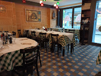 Atmosphère du Restaurant italien O'scià Pizzeria Napoletana à Paris - n°14