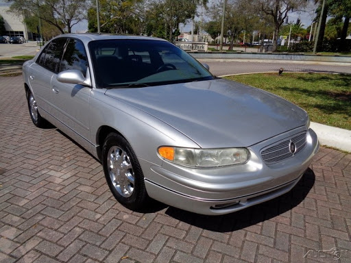 Used Car Dealer «Rolling Wheels Inc», reviews and photos, 125 E Sunrise Blvd, Fort Lauderdale, FL 33304, USA