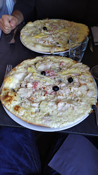 Pizza du Pizzeria L'Originale à Saint-Étienne-du-Bois - n°3