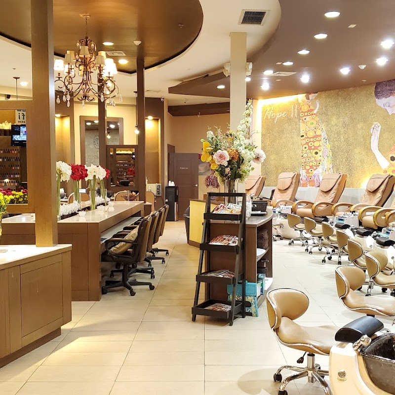 Ogi Nails & Spa