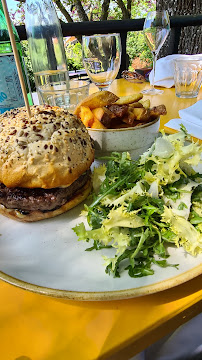 Hamburger du Restaurant français Là-Haut sur la Colline Restaurant à Saint-Cyr-au-Mont-d'Or - n°6