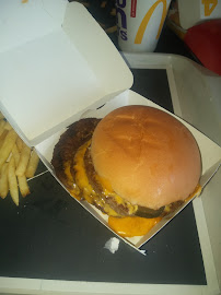 Cheeseburger du Restauration rapide McDonald's à Aurillac - n°5