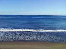 Photo de El Velero beach entouré de montagnes