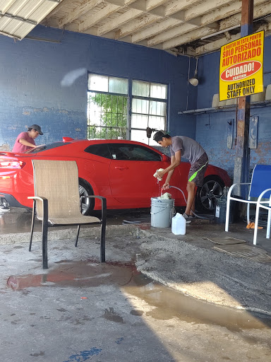 Lalo's Carwash en Mercedes