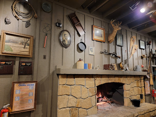 American Restaurant «Cracker Barrel Old Country Store», reviews and photos, 104 Travel Center Blvd, Dublin, GA 31021, USA