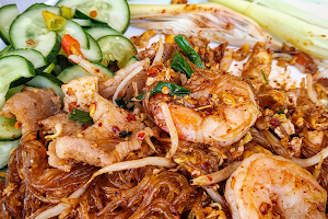 Go Go Pad Thai image