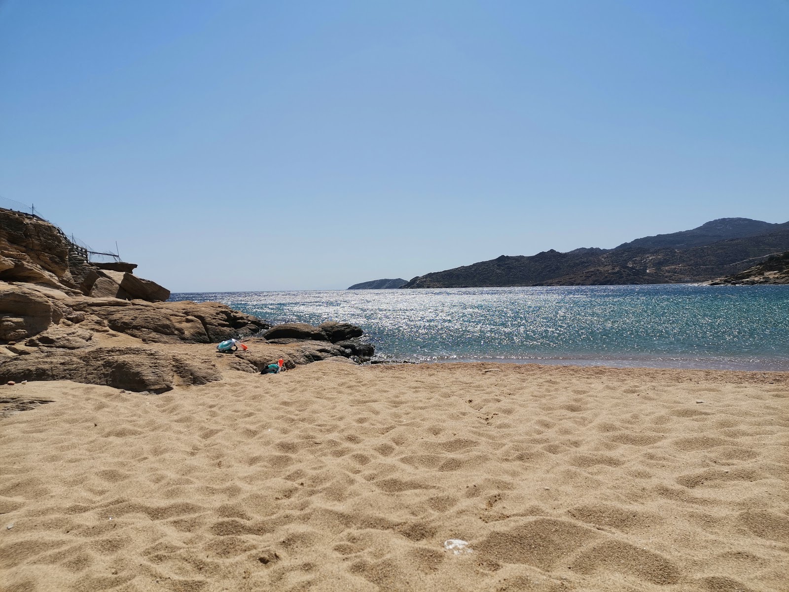 Paralia Plakes'in fotoğrafı - rahatlamayı sevenler arasında popüler bir yer