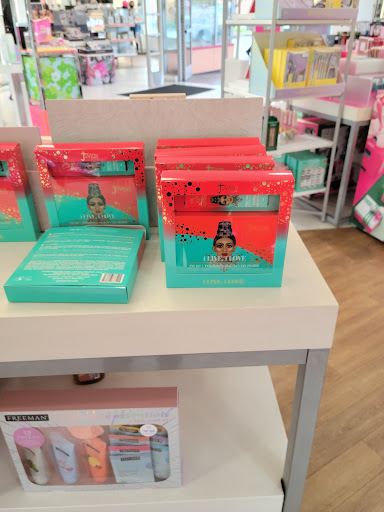 Hair Salon «Ulta Beauty», reviews and photos, 1785 Arden Way, Sacramento, CA 95815, USA