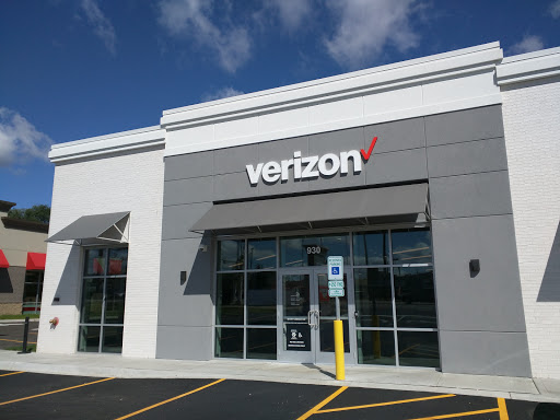 Cell Phone Store «Verizon», reviews and photos, 784 E Dundee Rd, Palatine, IL 60074, USA