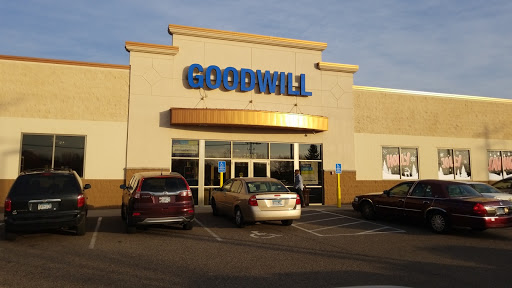 Thrift Store «Goodwill - Maplewood», reviews and photos, 2580 White Bear Ave, Maplewood, MN 55109, USA