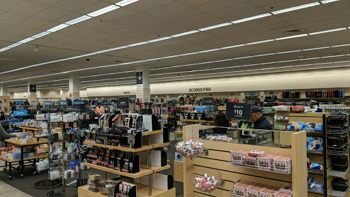 Department Store «Nordstrom Rack Topanga», reviews and photos, 21490 Victory Blvd, Woodland Hills, CA 91367, USA