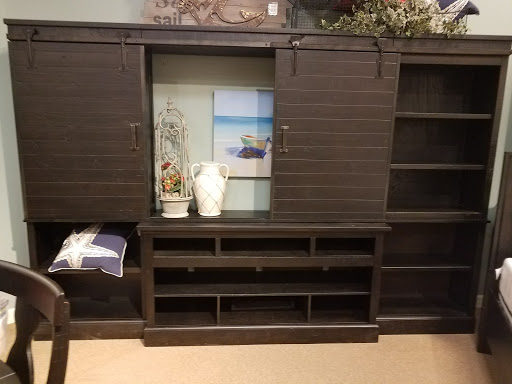 Shopping Mall «Frederick Shopping Center», reviews and photos, 1305 W 7th St, Frederick, MD 21702, USA