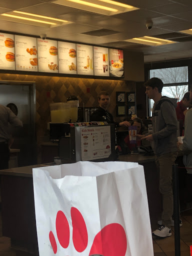 Fast Food Restaurant «Chick-fil-A», reviews and photos, 1320 Veterans Pkwy, Clarksville, IN 47129, USA