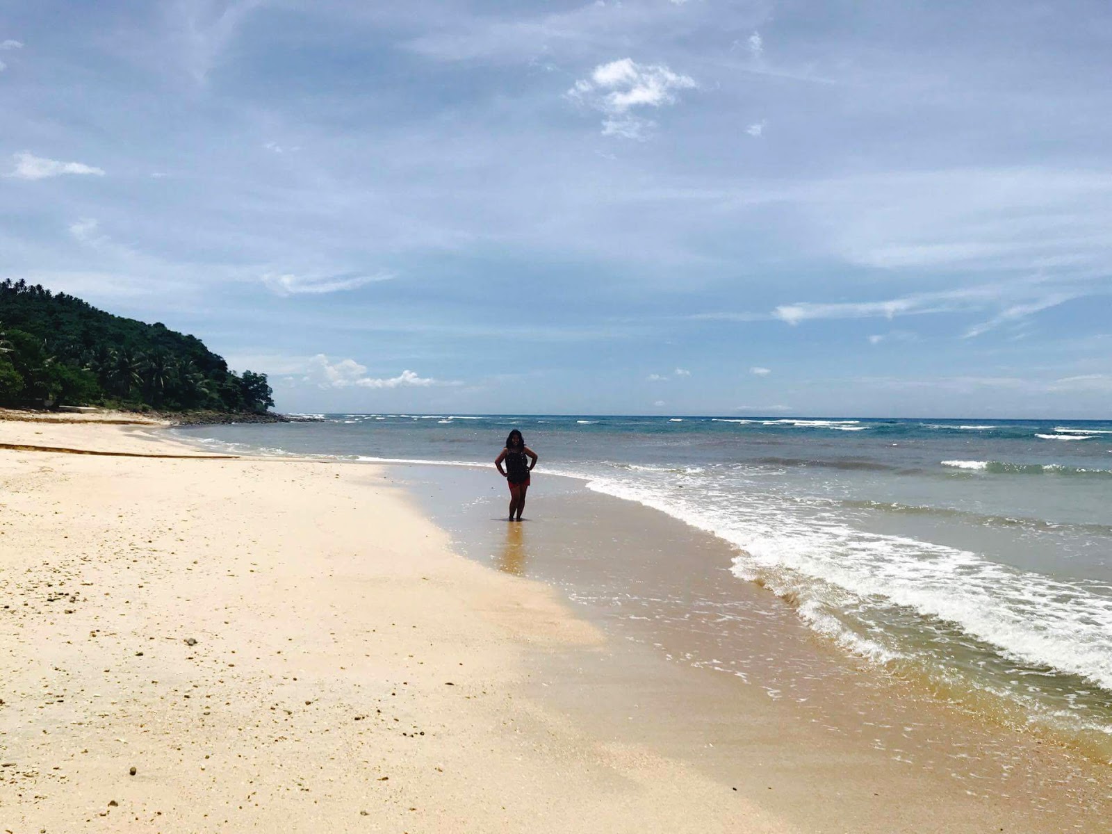 Φωτογραφία του Pili Beach - δημοφιλές μέρος μεταξύ λάτρεις της χαλάρωσης