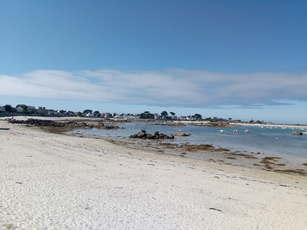 Photo de Plage du Kelenn zone des équipements