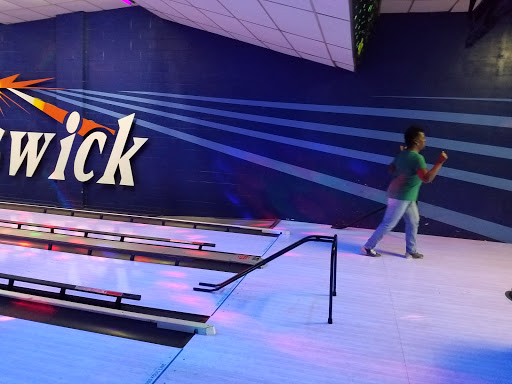 Bowling Alley «Brunswick Zone Colony Lanes», reviews and photos, 600 S Colony Rd, Wallingford, CT 06492, USA