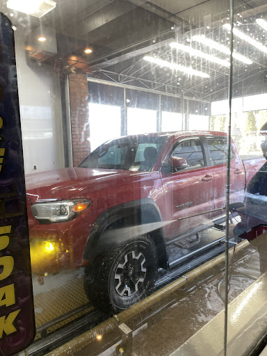 Self Service Car Wash «American Car Wash», reviews and photos, 1035 Northern Blvd, Roslyn, NY 11576, USA