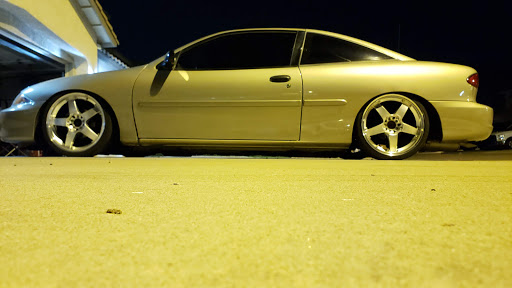 Tire Shop «Discount Tire Store - Glendale, AZ», reviews and photos, 5990 W Behrend Dr, Glendale, AZ 85308, USA