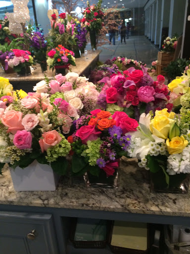 Florist «River Oaks Flower House», reviews and photos, 5 Greenway Plaza c420, Houston, TX 77046, USA