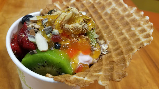 Frozen Yogurt Shop «Peaks Frozen Yogurt Bar», reviews and photos, 15600 NE 8th St, Bellevue, WA 98008, USA