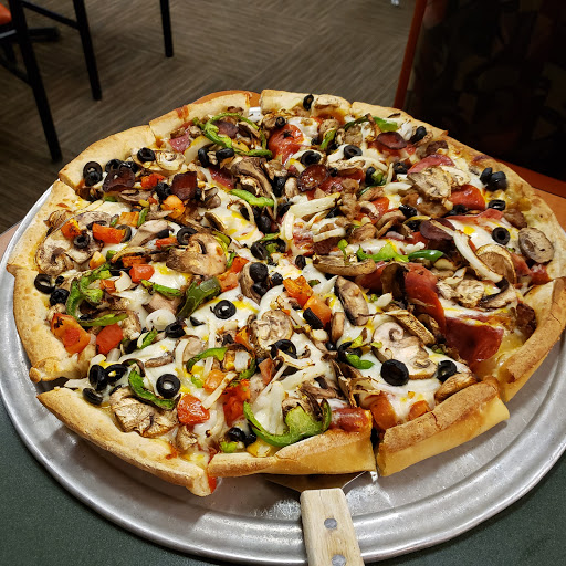 Pizza Restaurant «Round Table Pizza», reviews and photos, 16108 Ash Way, Lynnwood, WA 98087, USA