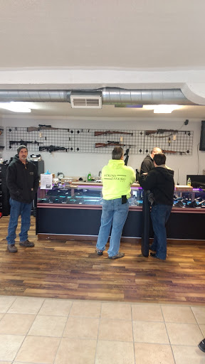 Gun Shop «Queen City Arms», reviews and photos, 320 Sycamore St, New Richmond, OH 45157, USA