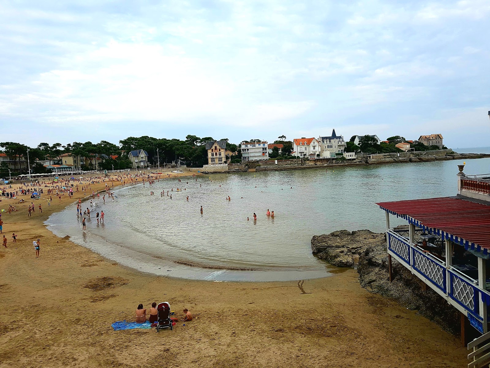 Foto van Plage du Bureau met hoog niveau van netheid