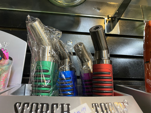 Tobacco Shop «Relax Smoke Shop», reviews and photos, 6 W 39th St, Kansas City, MO 64111, USA