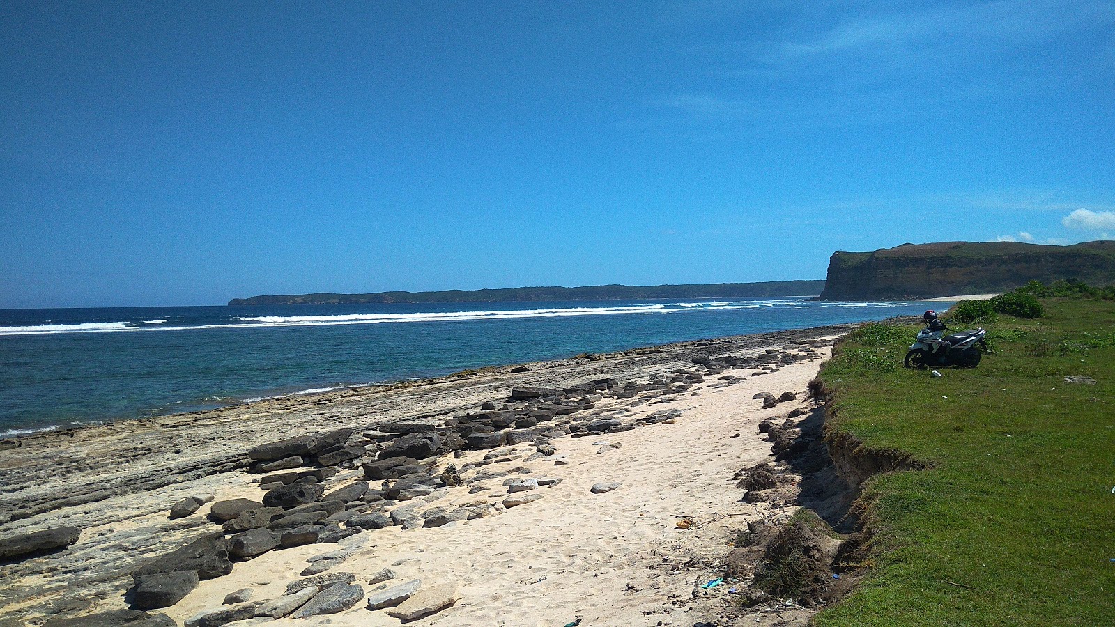 Photo de Kura-kura Beach situé dans une zone naturelle