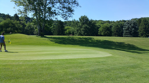 Golf Course «Sycamore Valley Golf Course», reviews and photos, 1651 Akron Peninsula Rd, Akron, OH 44313, USA