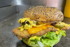 Blanco Perla Burger y Comida Rápida image
