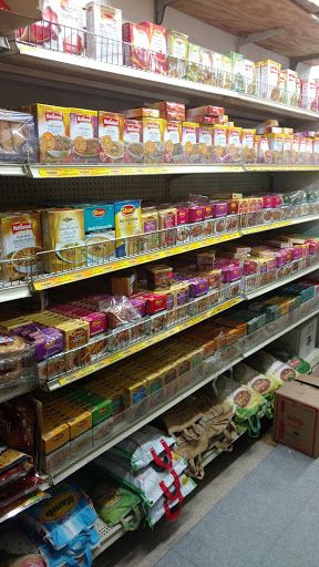 Grocery Store «Lahore Deli Grocery & Halal Meats», reviews and photos, 1387 Queen Anne Rd, Teaneck, NJ 07666, USA