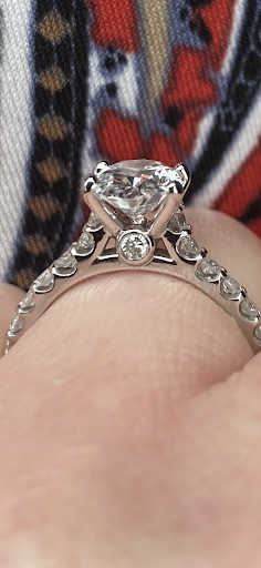 Jewelry Store «Clayton Jewelers», reviews and photos, 143 Carondelet Plaza, Clayton, MO 63105, USA