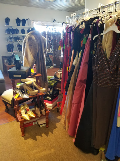 Consignment Shop «Brand Used Thrift And Consignment Shop», reviews and photos, 157 Dolson Ave, Middletown, NY 10940, USA
