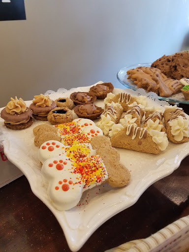 Pet Supply Store «City Dogs Grocery», reviews and photos, 884 Massachusetts Ave, Indianapolis, IN 46204, USA