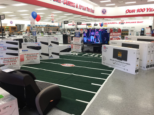 Appliance Store «P.C. Richard & Son», reviews and photos, 110 Federal Rd, Danbury, CT 06811, USA