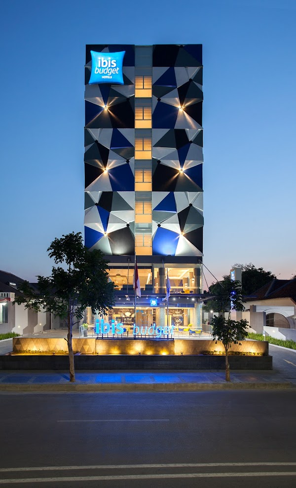 10 Daftar Hotel Penginapan Paling Recomen Di Cirebon 10 Daftar Hotel Penginapan Paling Recomen Di Cirebon