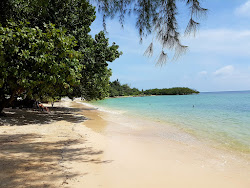 Foto von Natien Beach mit geräumige küstenlinie