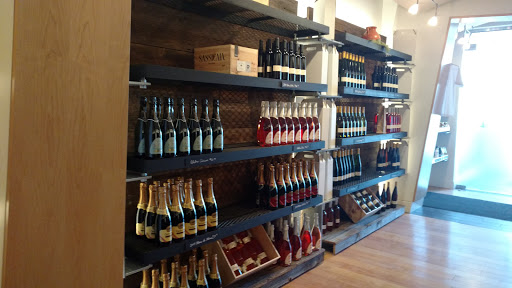 Winery «White Birch Vineyards Tasting Room», reviews and photos, 18 W Genesee St, Skaneateles, NY 13152, USA