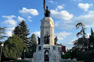 Monument of Mother Bulgaria image