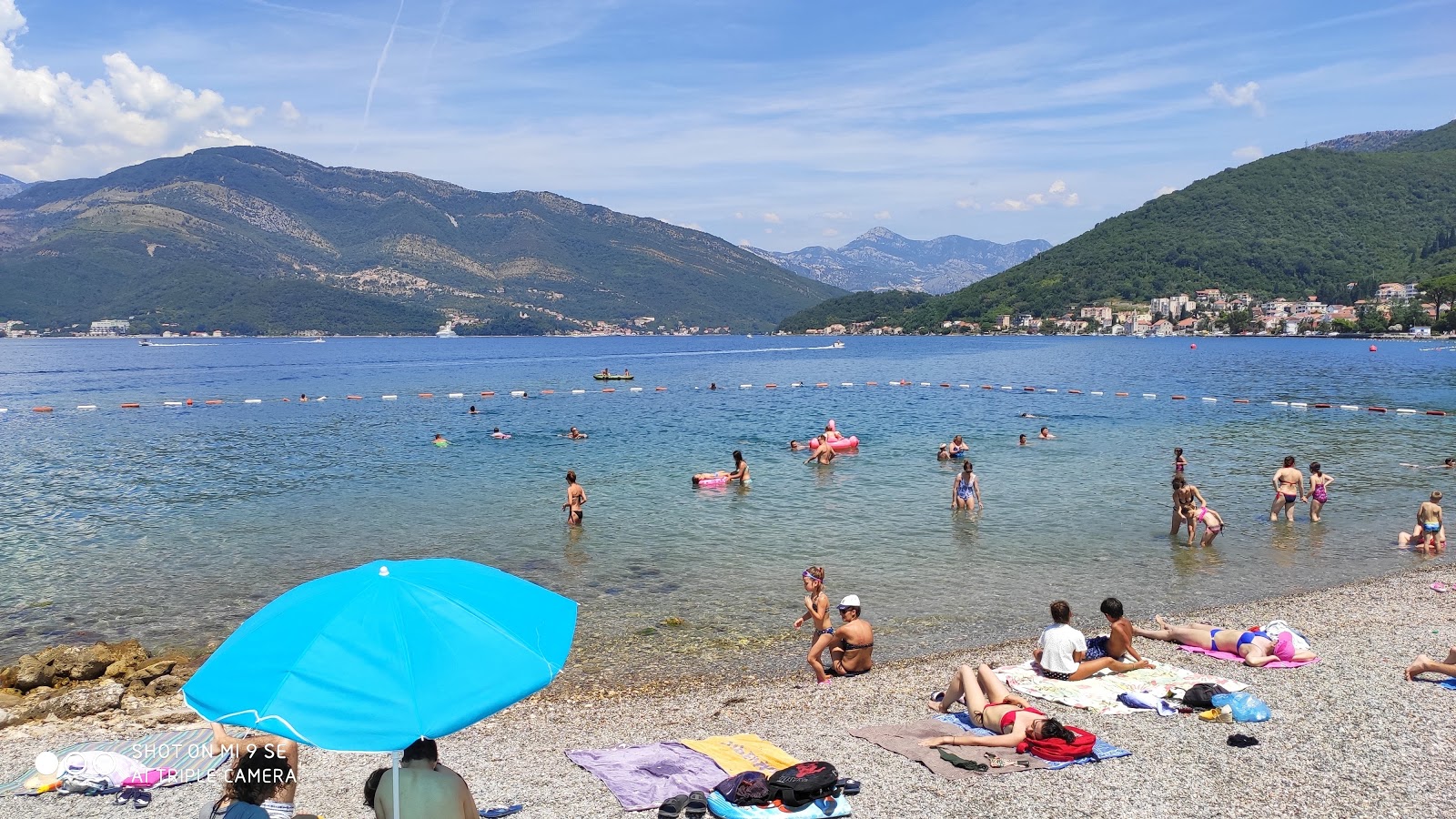 Foto di Plazha Ponta con una superficie del ciottolo fine grigio