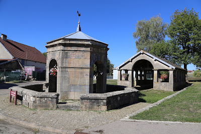 Grande fontaine de Frasne-le-Château à Frasne-le-Château