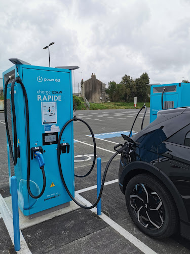 Borne de recharge de véhicules électriques PitPoint Charging Station Bannalec