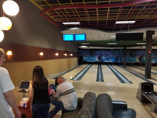 Bowling Alley «Strike Ten Lanes & Lounge», reviews and photos, 800 E Nerge Rd, Roselle, IL 60172, USA